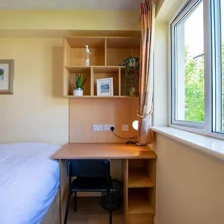 93 - Roomy Townhouse By Shortstays Galway