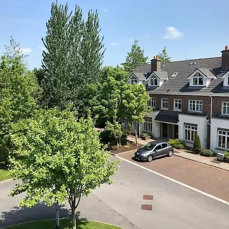 93 - Roomy Townhouse By Shortstays بيت للعطل غالواي