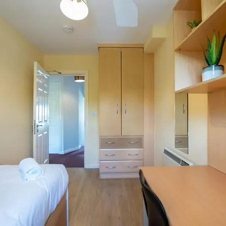93 - Roomy Townhouse By Shortstays - Sleeps 6 Galway