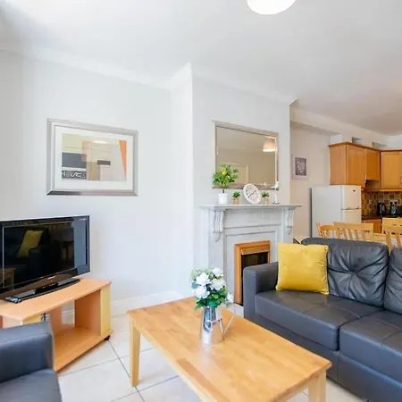 93 - Roomy Townhouse By Shortstays - Sleeps 6 Prázdninový dům