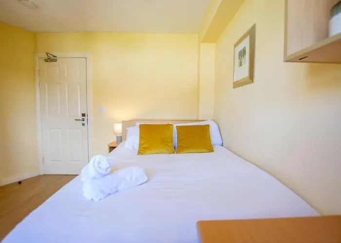 度假居 93 - Roomy Townhouse By Shortstays 戈尔韦