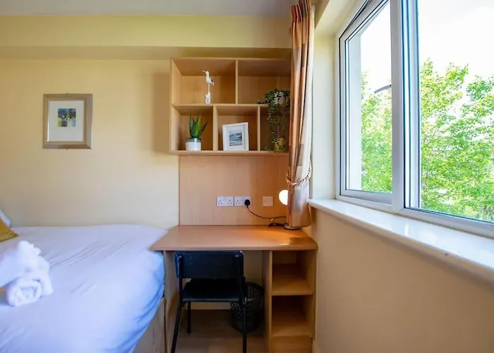 93 - Roomy Townhouse By Shortstays ゴールウェイ