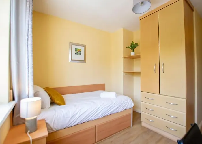 度假居 93 - Roomy Townhouse By Shortstays 戈尔韦