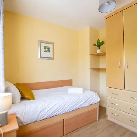 Feriehus 93 - Roomy Townhouse By Shortstays Galway